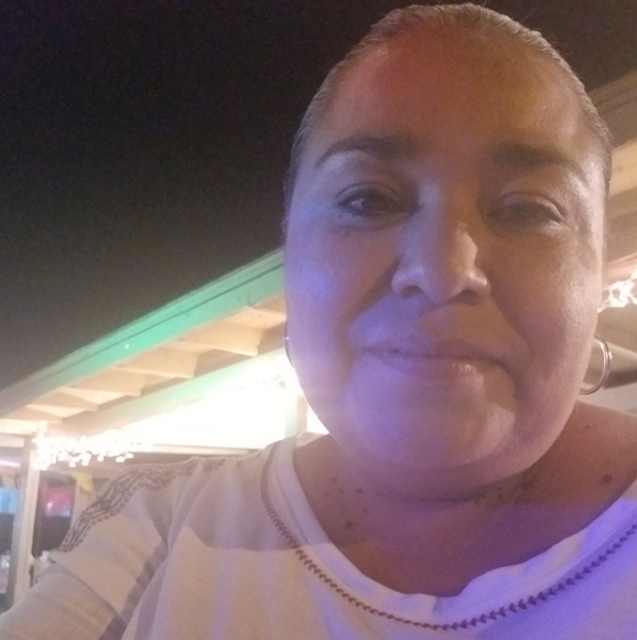 Meet your Posher, Sylvia - Picture 1 of 1